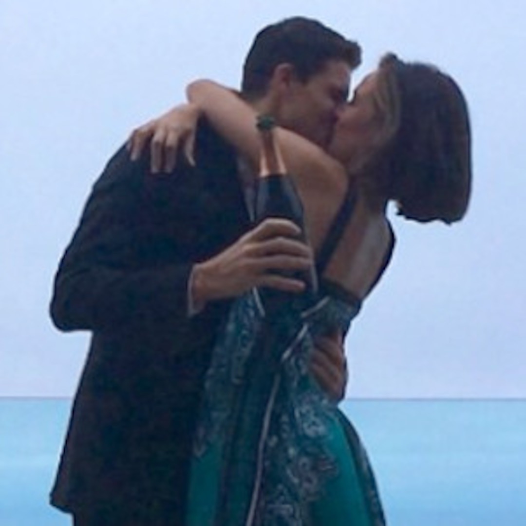 Robbie Amell and Italia Ricci Are Engaged! - E! Online